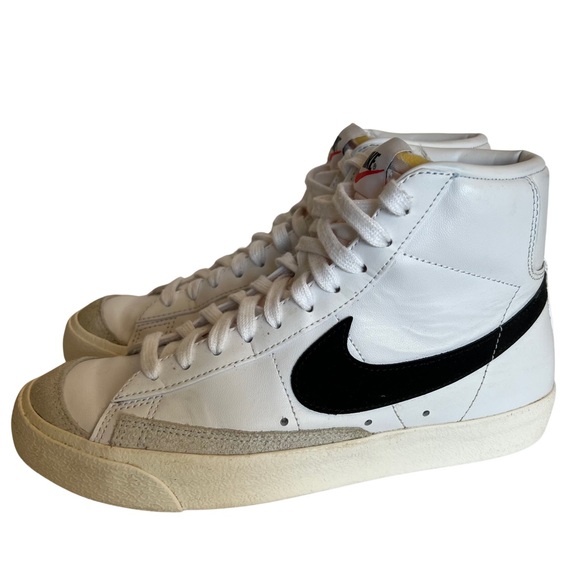 NIKE Women’s Blazer Mid 77 Size 7.5 in White & Black - Worn twice! - Picture 1 of 13